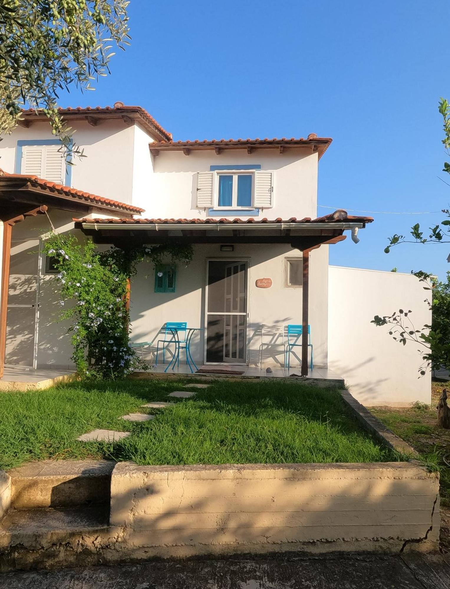 Villa Spiti Ostria à Aigio Extérieur photo